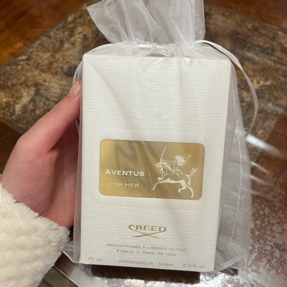 Aventus Women perfume